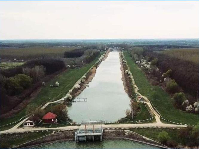 Nagykunsági-főcsatorna, Tisza-tó zsiliptől Abádszalók Tiszabura közúti hídig