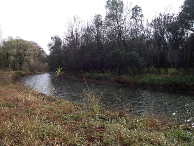 Berettyó folyó a csatlakozó csatornákkal: Nagyéri-, Esztár-Nagymarjai-, Hencida-Csereerdői-, Kis-Körösi-, Ördögárki-, Furtai-, Nyártói-, Poltralápi-, Pappzugi-csatorna, Kálló-főcsatorna