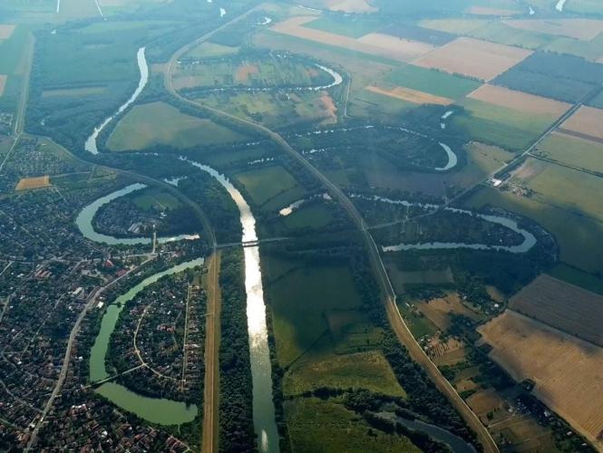 Hármas-Körös folyó az összefolyástól a Hortobágy-Berettyó gyomához közelebb eső betorkollásáig (árvízkapu-ág)