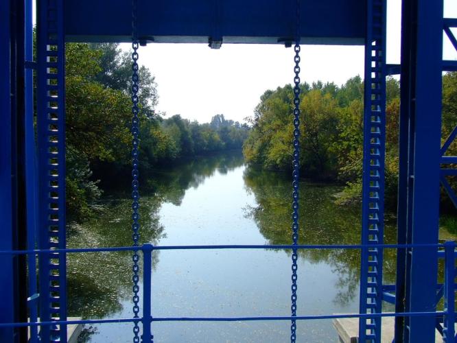 Szeghalmi megcsapoló-csatorna